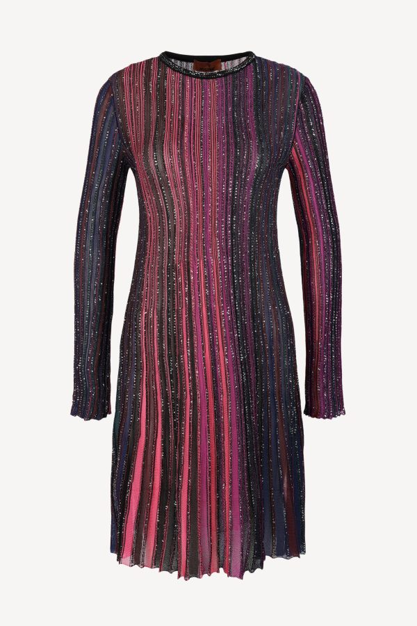 Dress in black / viola